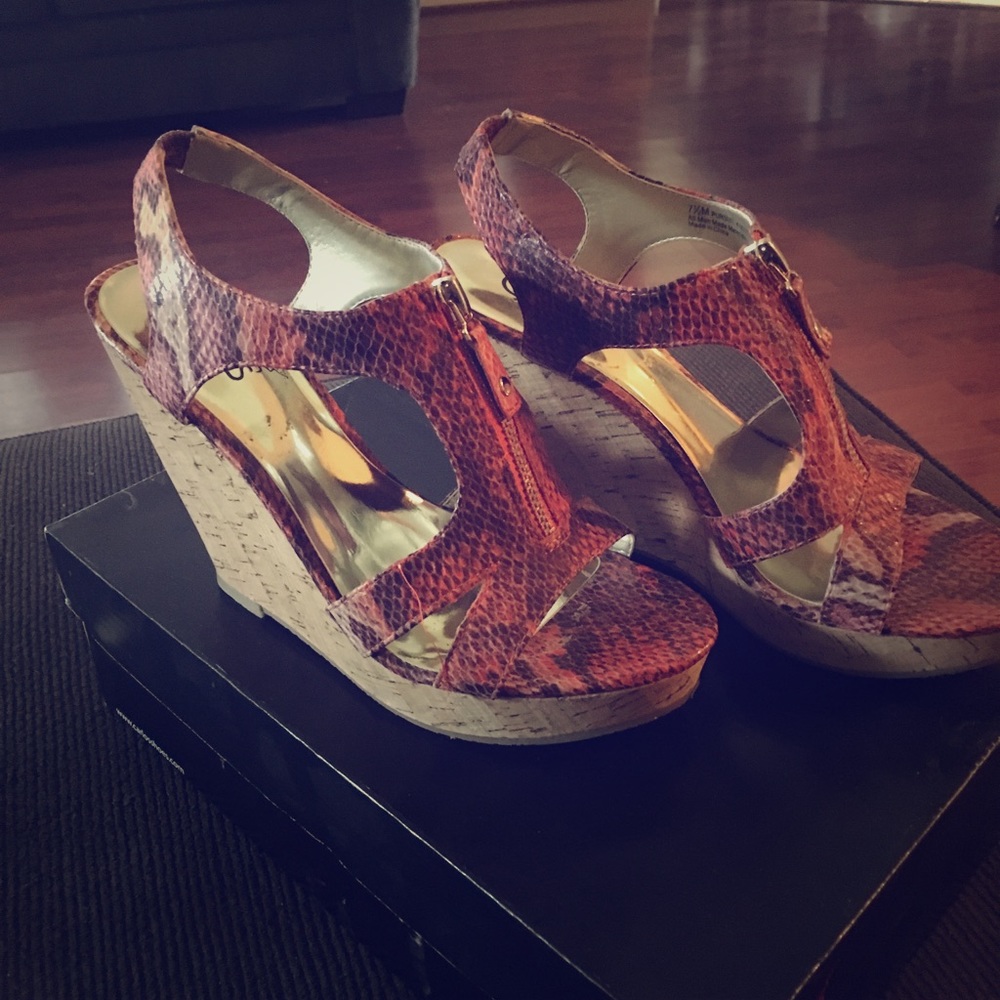 Carlos Santana Orange Snake Print Wedges sz 7 1/2